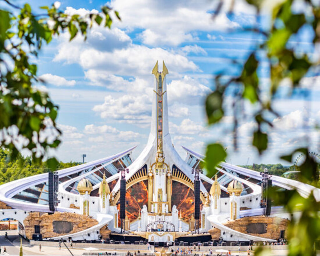 TOMORROWLAND
